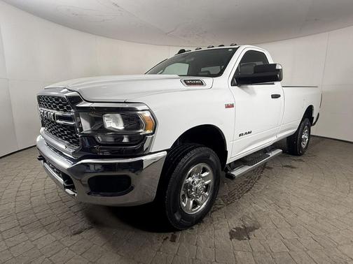 2022 RAM 3500 Tradesman 4x4 Reg Cab 8' Box