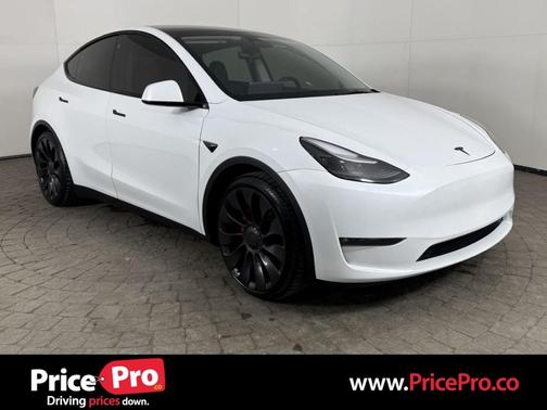 Pearl White Multi-Coat 2023 Tesla Model Y Performance