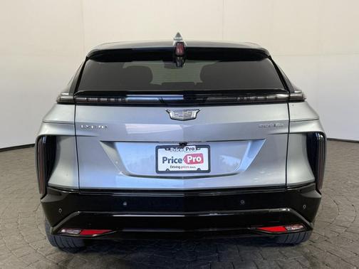 Argent Silver Metallic 2024 Cadillac LYRIQ Sport