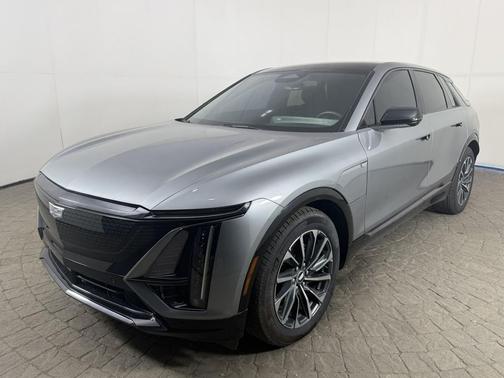 Argent Silver Metallic 2024 Cadillac LYRIQ Sport
