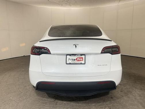 2024 Tesla Model Y Long Range AWD