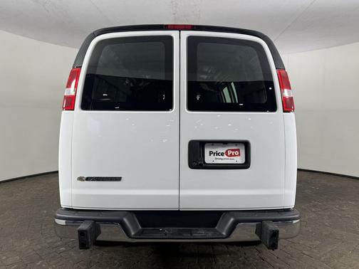 2024 Chevrolet Express 2500 RWD 2500 135