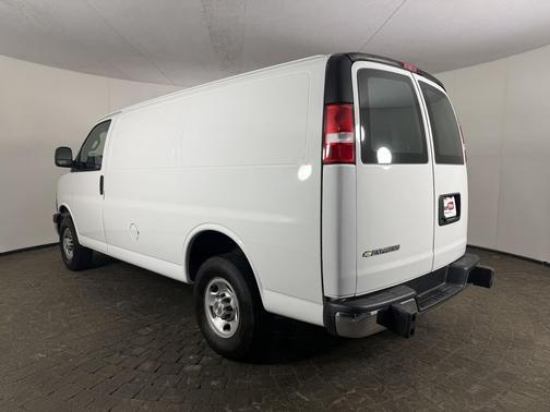 2024 Chevrolet Express 2500 RWD 2500 135