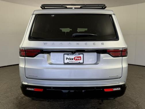 Silver Zynith 2022 Jeep Wagoneer Series II 4x4
