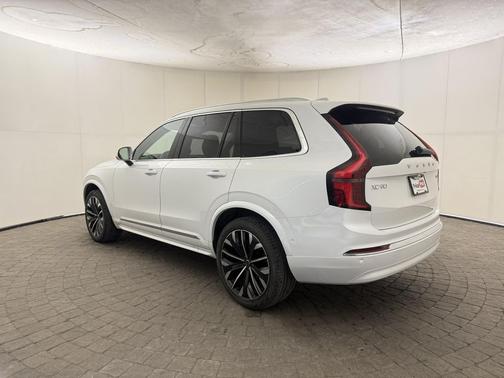 2025 Volvo XC90 2025.5 B5 AWD Plus 7-Seater