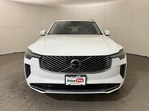 2025 Volvo XC90 2025.5 B5 AWD Plus 7-Seater