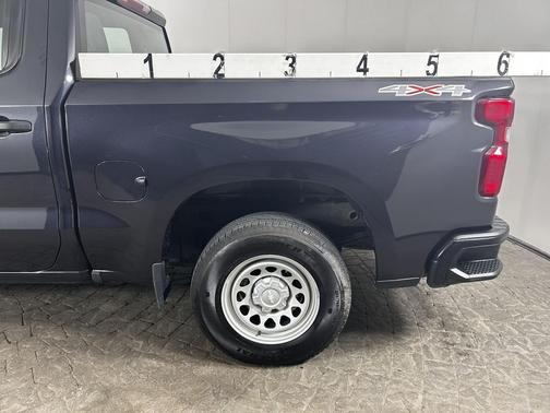 Dark Ash Metallic 2024 Chevrolet Silverado 1500 WT
