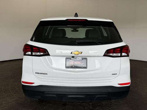 Summit White 2022 Chevrolet Equinox LS
