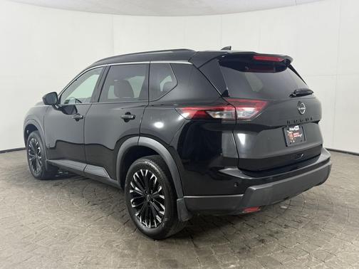 Super Black 2026 Nissan Rogue 2026.5 FWD Dark Armor