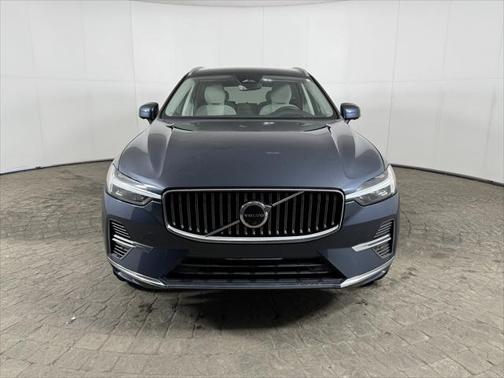 2022 Volvo XC60 Recharge Plug-In Hybrid T8 Inscription Expression