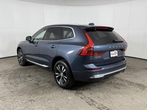 2022 Volvo XC60 Recharge Plug-In Hybrid T8 Inscription Expression