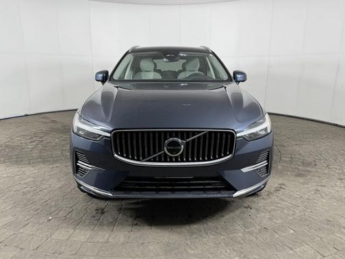 2022 Volvo XC60 Recharge Plug-In Hybrid T8 Inscription Expression