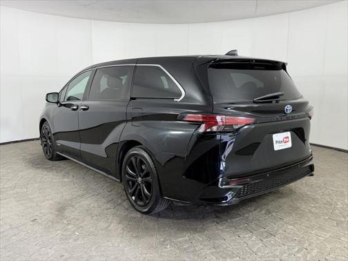 2021 Toyota Sienna XSE 7 Passenger