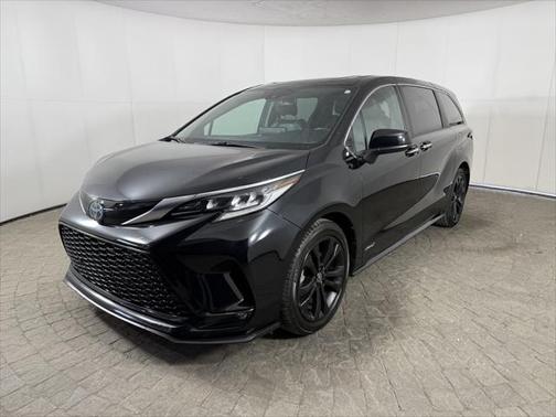2021 Toyota Sienna XSE 7 Passenger