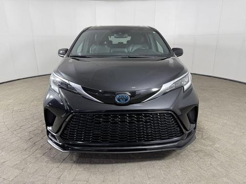 2021 Toyota Sienna XSE 7 Passenger