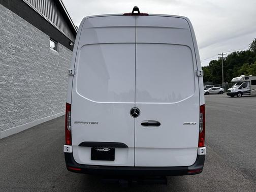 Arctic White 2025 Mercedes-Benz Sprinter 2500 High Roof