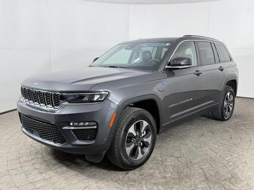 Baltic Gray Metallic Clearcoat 2022 Jeep Grand Cherokee 4xe Base