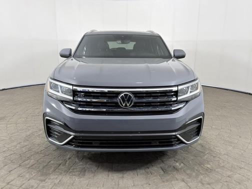 Pure Gray 2021 Volkswagen Atlas Cross Sport 3.6L V6 SEL R-Line