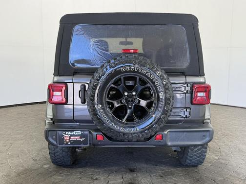 Granite Crystal Metallic Clearcoat 2021 Jeep Wrangler Willys