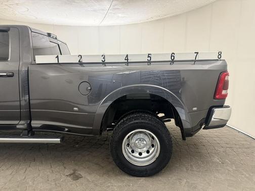 2022 RAM 3500 Laramie 4x4 Crew Cab DRW Diesel