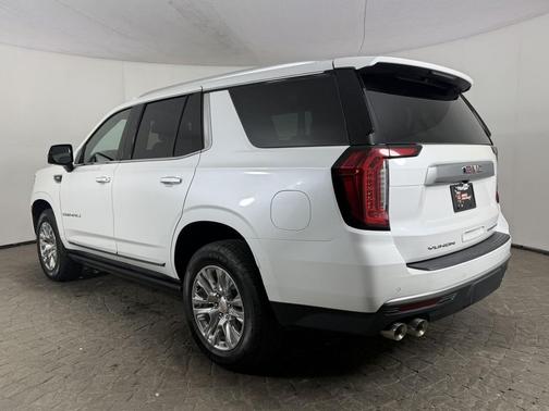 White Frost Tricoat 2023 GMC Yukon Denali