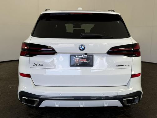 Alpine White 2025 BMW X5 xDrive50e Plug-In Hybrid