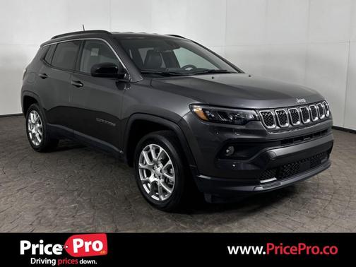 Granite Crystal Metallic Clearcoat 2023 Jeep Compass Latitude Lux