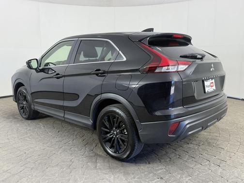 Labrador Black Pearl 2026 Mitsubishi Eclipse Cross LE