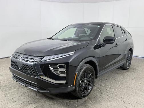 Labrador Black Pearl 2026 Mitsubishi Eclipse Cross LE