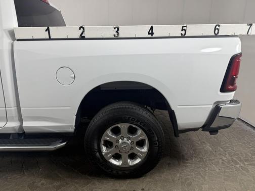 Bright White Clearcoat 2026 RAM 2500 Big Horn 4x4 Crew Cab 6'4 Box
