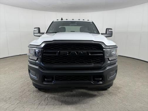 2023 RAM 2500 Tradesman Crew Cab 4x4 6'4' Box