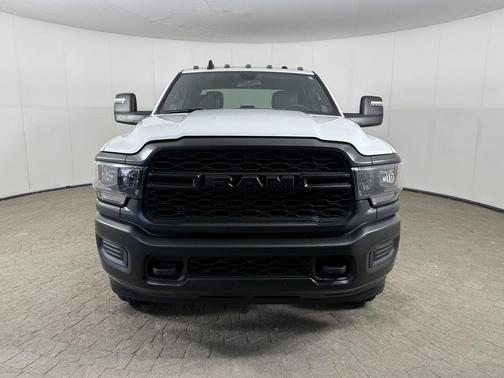 2023 RAM 2500 Tradesman Crew Cab 4x4 6'4' Box