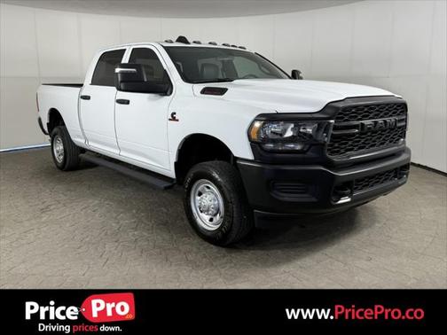 2023 RAM 2500 Tradesman Crew Cab 4x4 6'4' Box