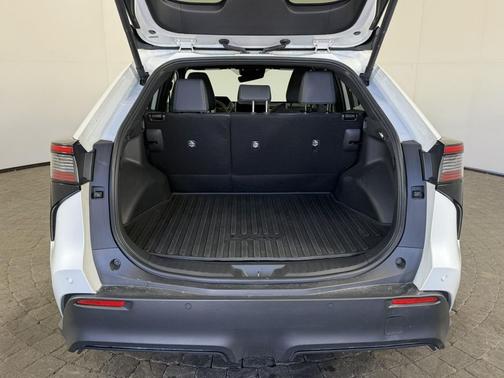 Wind Chill Pearl 2024 Toyota bZ4X w/Leather HTD/NAV