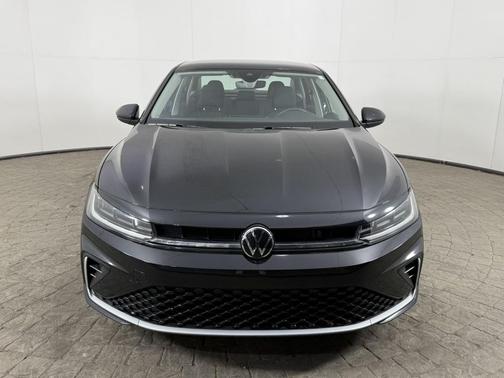Deep Black Pearl 2025 Volkswagen Jetta 1.4T S