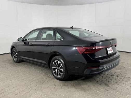 Deep Black Pearl 2025 Volkswagen Jetta 1.4T S
