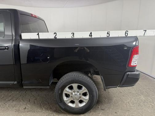 Diamond Black Crystal Pearlcoat 2024 RAM 2500 Big Horn 4x4 Crew Cab 6'4 Box