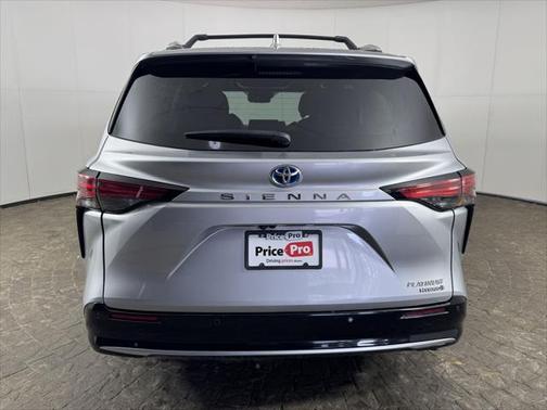 2023 Toyota Sienna Platinum 7 Passenger