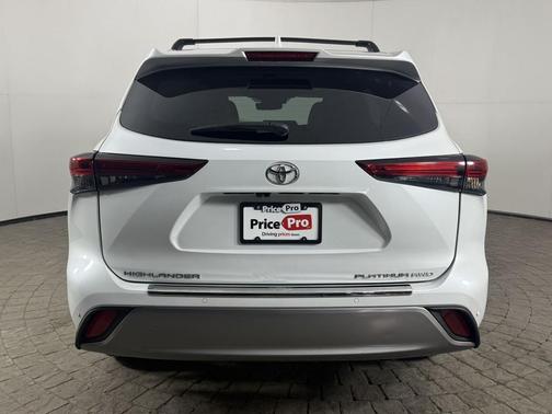 2023 Toyota Highlander Platinum AWD (Natl)