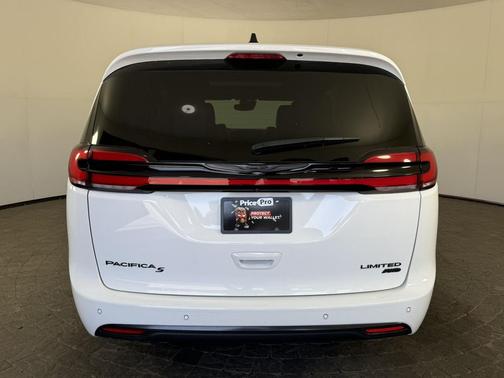 Bright White Clearcoat 2024 Chrysler Pacifica Limited