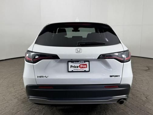 Platinum White Pearl 2024 Honda HR-V Sport