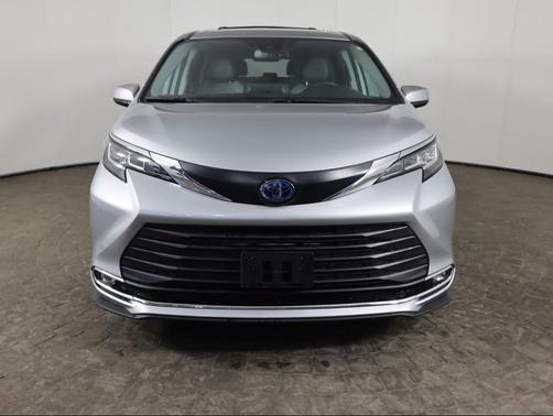 2023 Toyota Sienna XLE 7 Passenger