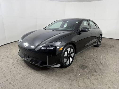 2024 Hyundai IONIQ 6 SE Standard Range