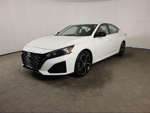 2024 Nissan Altima SR FWD