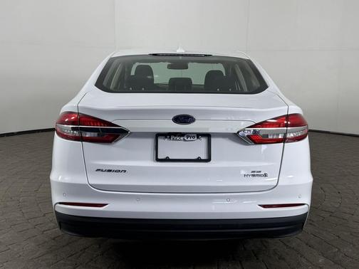 Oxford White 2020 Ford Fusion Hybrid SE