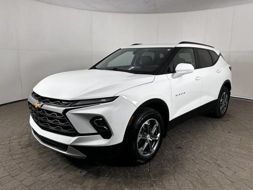 Summit White 2024 Chevrolet Blazer 2LT