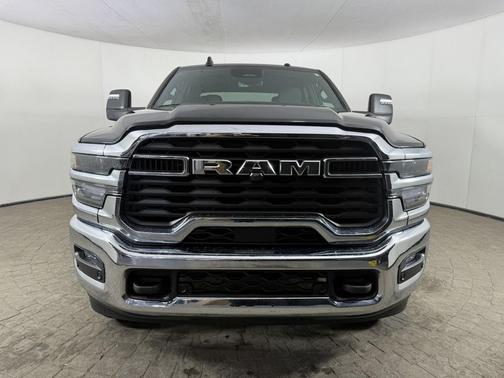 Diamond Black Crystal Pearlcoat 2026 RAM 2500 Big Horn 4x4 Crew Cab 6'4 Box