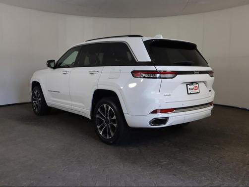 2022 Jeep Grand Cherokee Overland
