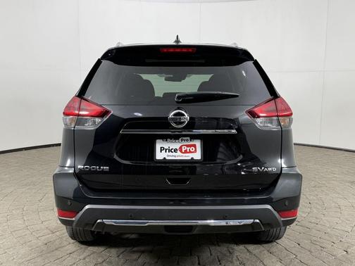 Magnetic Black Pearl 2019 Nissan Rogue SV
