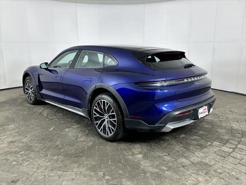 2023 Porsche Taycan Cross Turismo 4